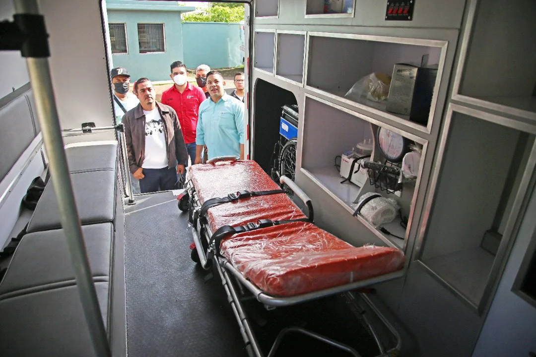 gobernacion entrega dos ambulancias para atender 39 comunidades de aguasay laverdaddemonagas.com whatsapp image 2022 06 01 at 4.33.04 pm