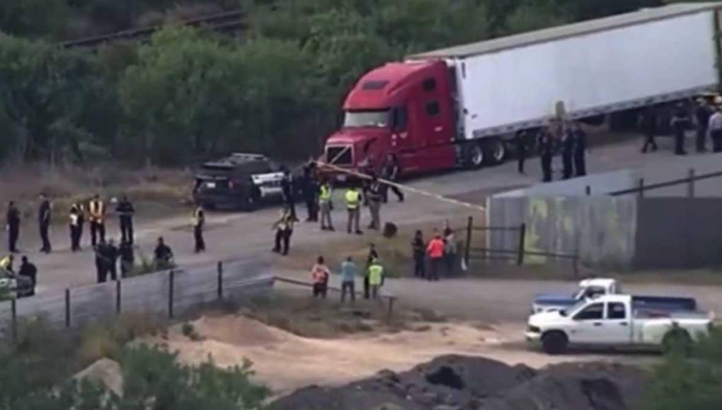 hallados 50 migrantes muertos en un trailer en la frontera de texas con mexico video laverdaddemonagas.com camion con migrantes 1860710 20220627185515