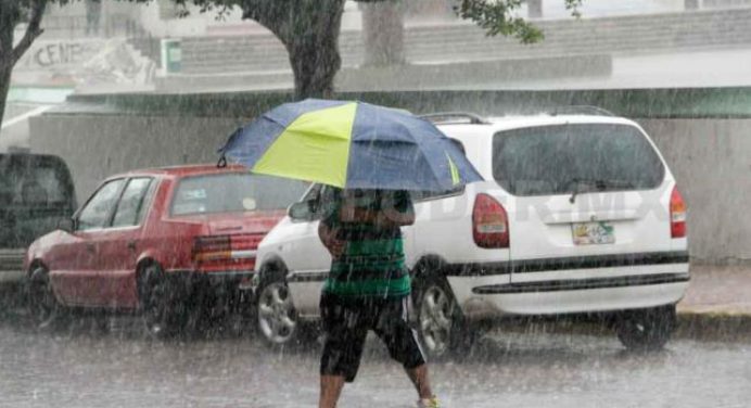 Onda tropical número 20 con fuertes lluvias y abundante nubosidad