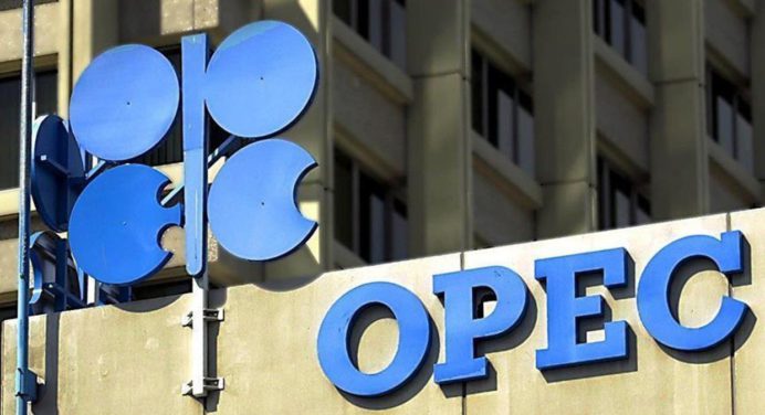 La OPEP+ aumentará la producción de petróleo para frenar la subida de precios