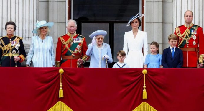 Reino Unido celebra 70 aniversario de la Reina Isabel II en el trono