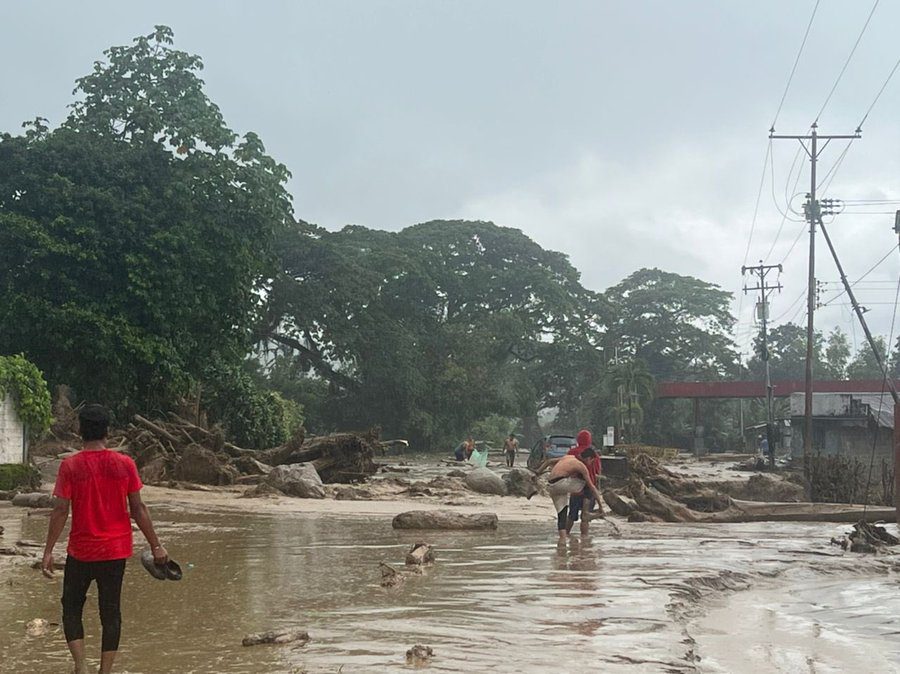 Lluvias en Mérida dejan 100 familias afectadas