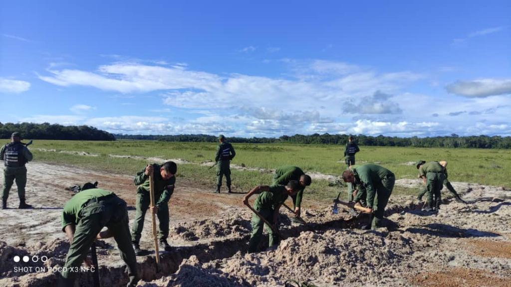 operacion autana destruye pista clandestina en el amazonas laverdaddemonagas.com pistas clan1