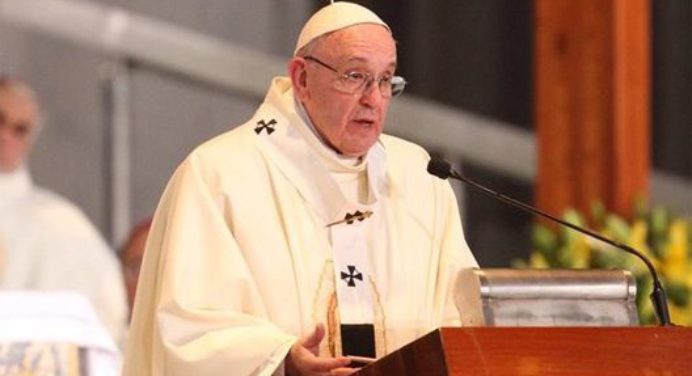 El Papa Francisco deja la puerta abierta a su renuncia