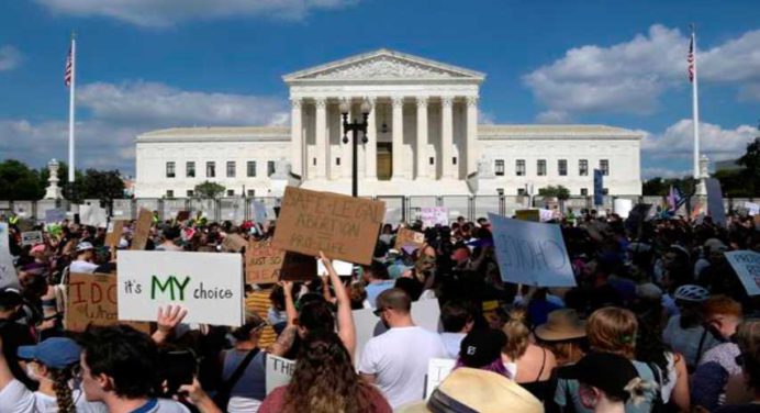 Protestas en EEUU contra ilegalización del aborto