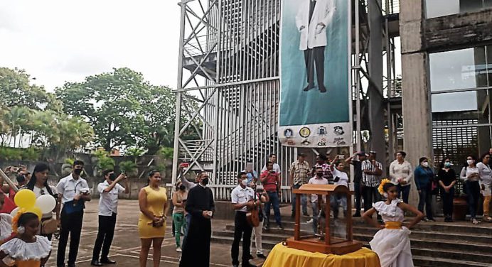 Reliquia de José Gregorio Hernández fue recibida por trabajadores del Icum