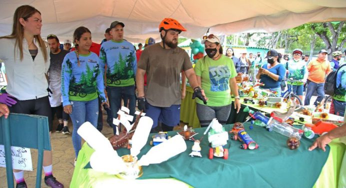 Siembran 55 árboles en La Guaricha y las plazas Rómulo Gallegos y Ayacucho