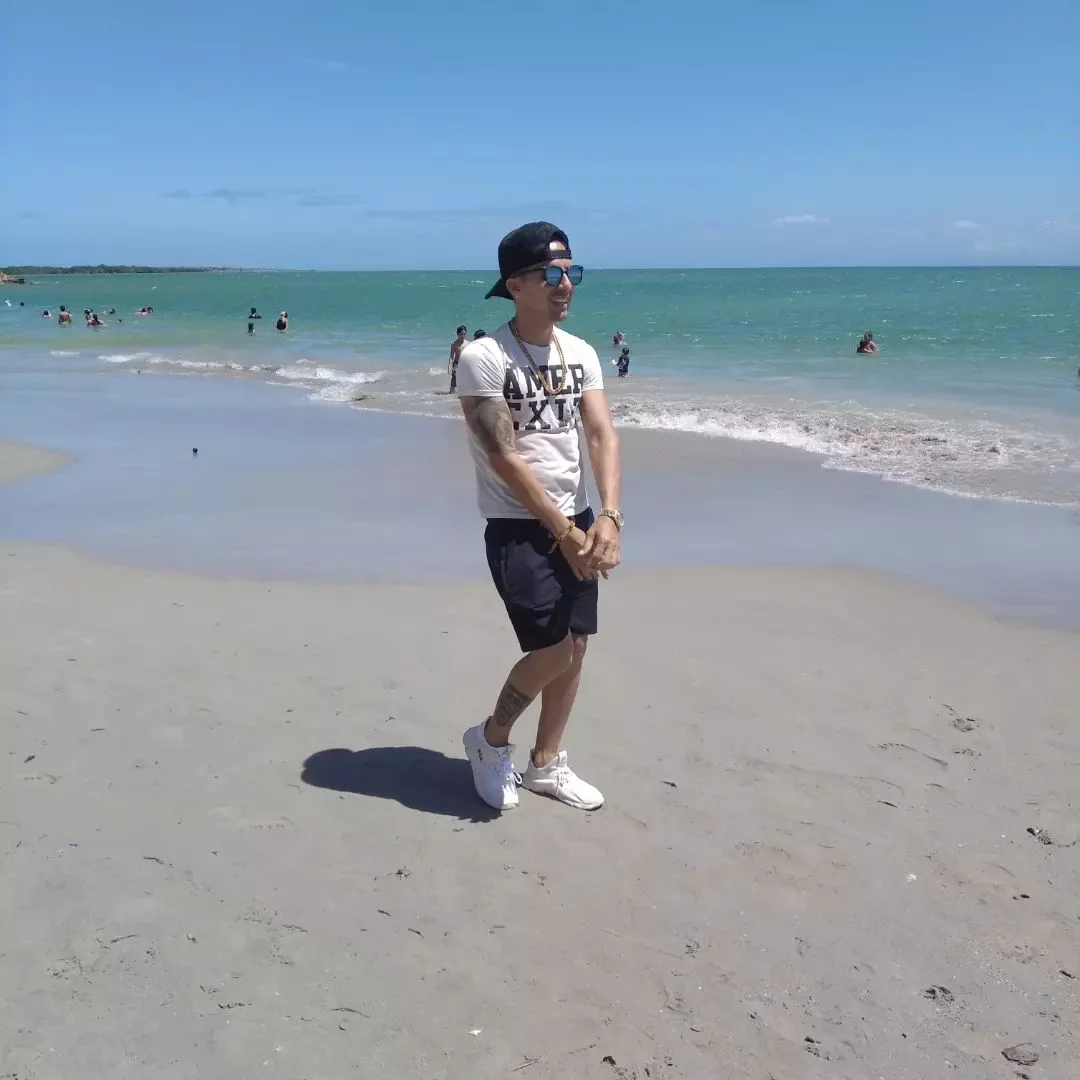 tay el magnifico presenta videoclip del sencillo promocional la playa laverdaddemonagas.com descarga 4