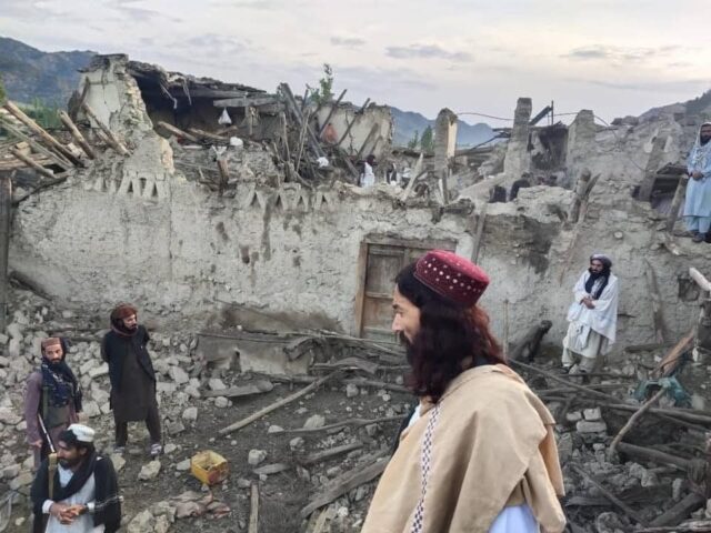 Terremoto de 6,1 de magnitud en Afganistán deja más de mil muertos