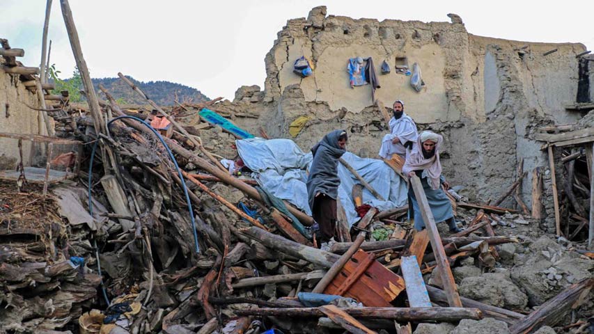 Terremoto en la frontera entre Afganistán y Pakistán deja cinco muertos
