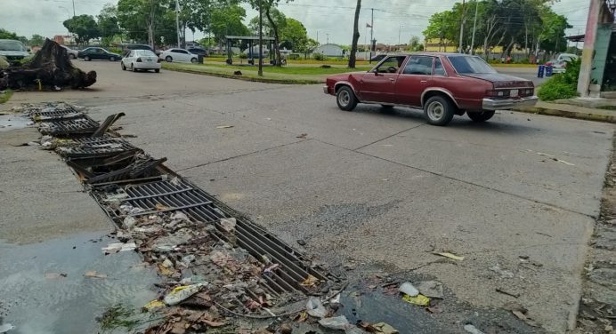 Vecinos de El Paraíso denuncian deterioro de alcantarillas
