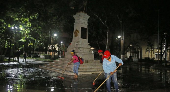 A toda marcha avanza saneamiento de plazas y avenidas en Maturín
