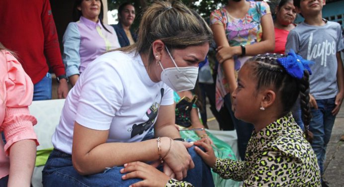 Alcaldesa Ana Fuentes agasajó a más de 15 mil niños de Maturín en su día