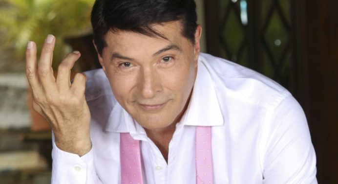 Así luce el primer actor Jean Carlo Simancas a los 73 años