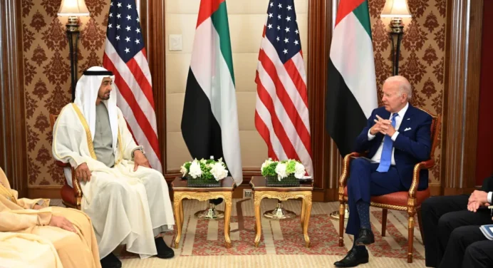 Biden invita al presidente de Emiratos Árabes Unidos a EEUU