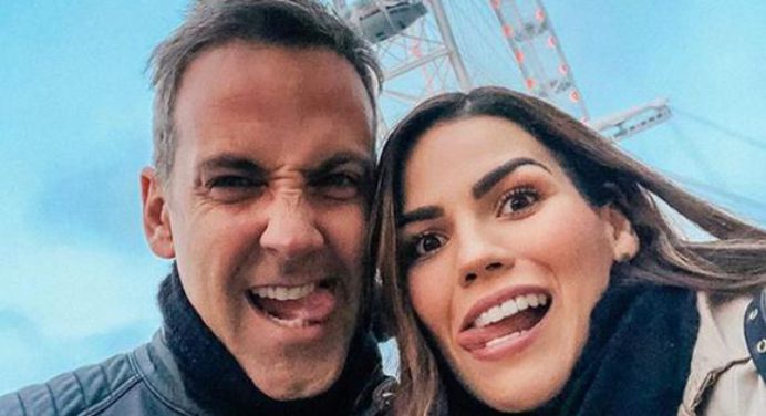 ¡Cigüeña a la vista! Carlos Ponce y su esposa lo cuentan todo