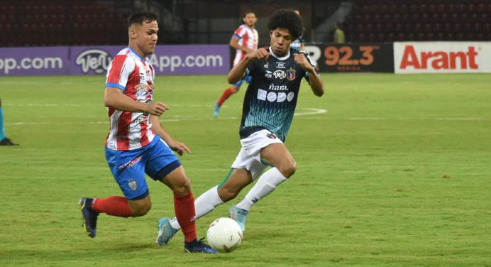 Con un jugador menos el Monagas SC sacó un empate en Mérida