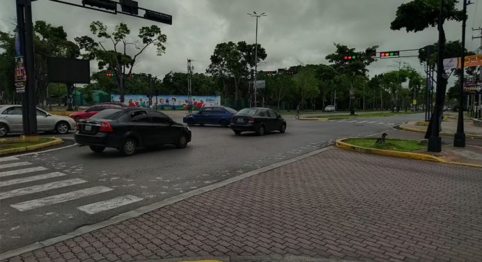 Conductores en riesgo permanente por semáforos dañados en Maturín