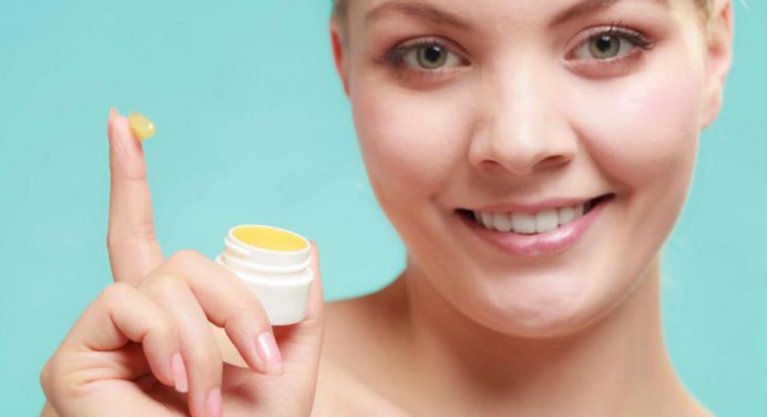 ¿Conoces los beneficios de la vaselina para el cuidado de la piel?