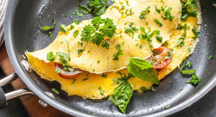 ¡Delicioso omelette! Prepara esta receta rápida y sencilla en tan solo 10 minutos