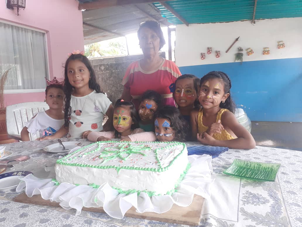 diputada sandra alfaro llevo alegria a pequenos de comunidades de maturin y bolivar laverdaddemonagas.com tortas222