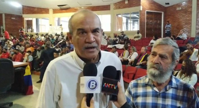 Diputados de Monagas le rindieron homenaje al luchador social Carlos Lanz