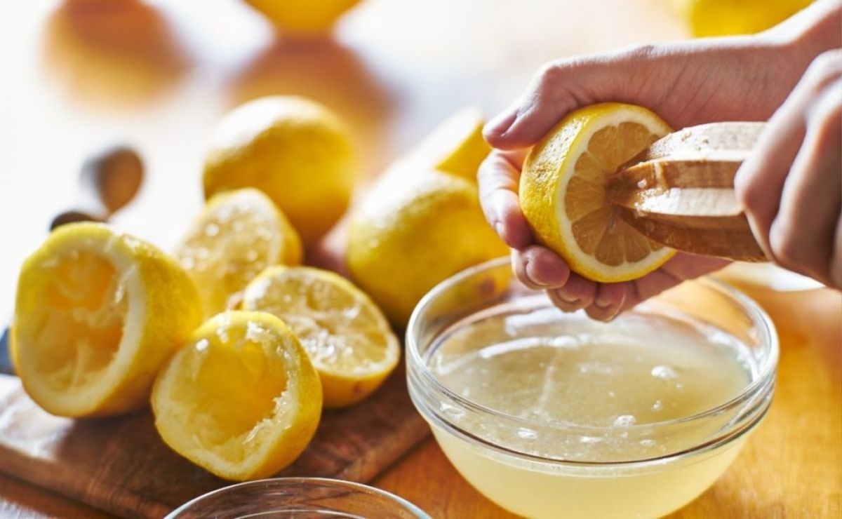 Beneficios de tomar agua de limón