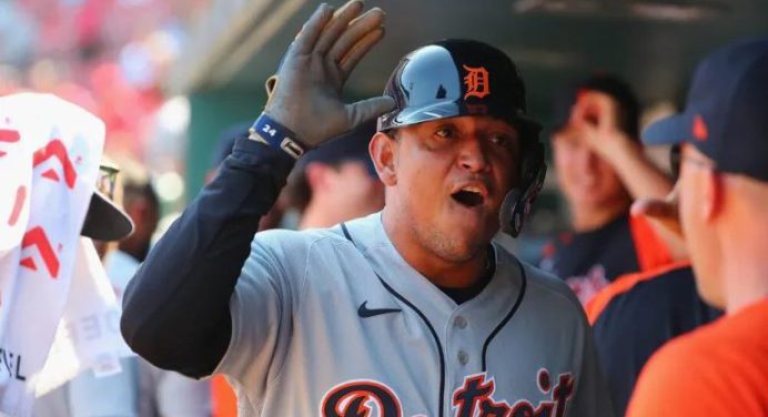 Con un solo batazo Miguel Cabrera igualó récords de Ken Griffey Jr. y Paul Molitor