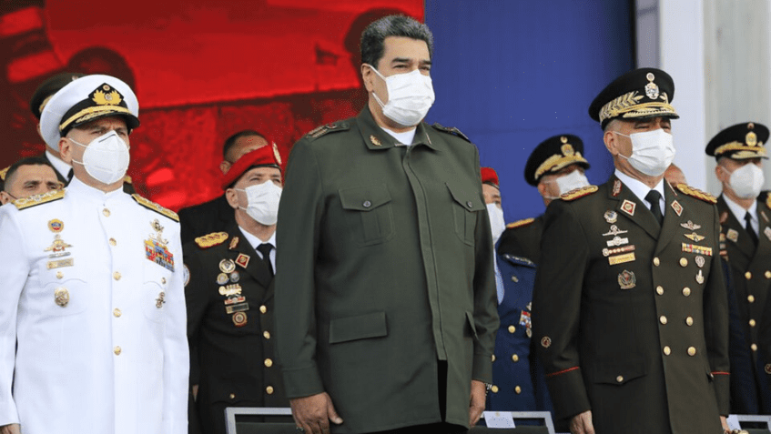 Maduro alerta a la FANB de conspiraciones desde Bogotá con «terroristas y traidores venezolanos»