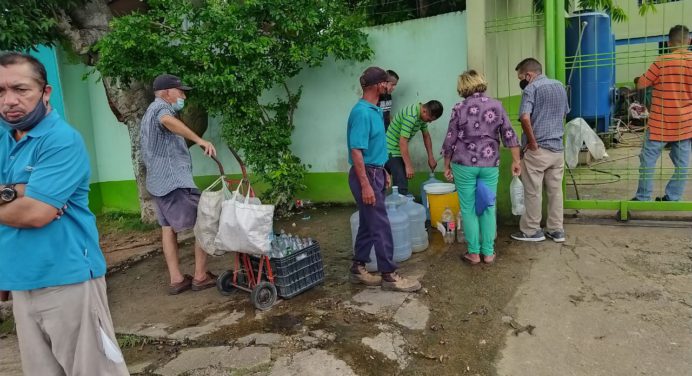 Más de 2 años sin agua tienen los vecinos de Brisas del Orinoco