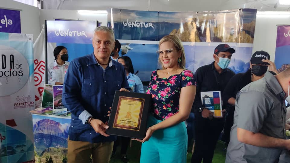 ministro de turismo recibe premio chaima de oro internacional laverdaddemonagas.com img 20220701 wa0014 2