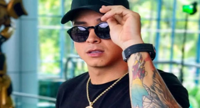 Mira la polémica foto de Sixto Rein