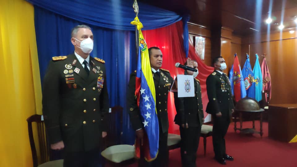 Oficiales Asimilados del Ejército Bolivariano fueron juramentados por el MG Félix Osorio