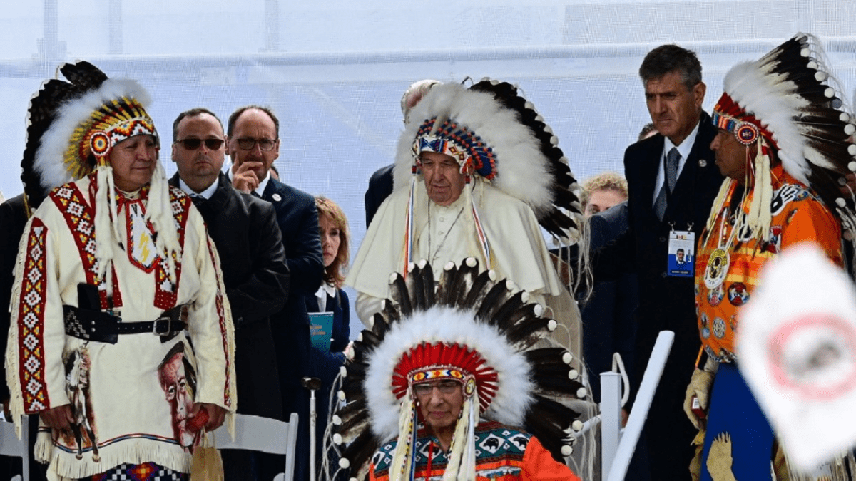 Papa Francisco pidió perdón a indígenas en Canadá