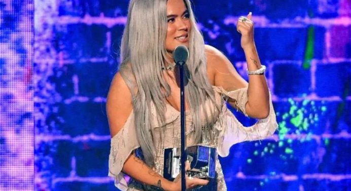 Premios Juventud se rinde ante su máxima ganadora Karol G