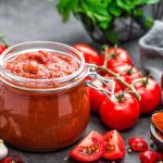 Prepara esta deliciosa salsa de tomate para tus almuerzos