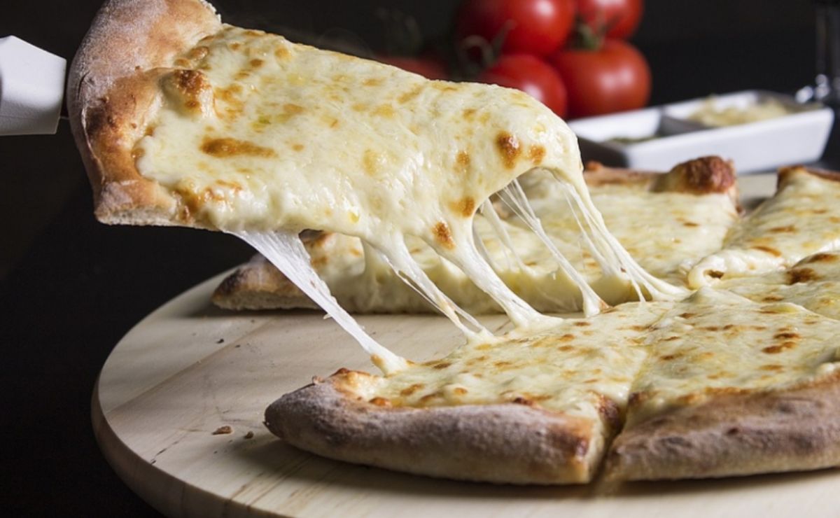 receta sencilla pizza cuatro quesos casera para compartir en familia laverdaddemonagas.com deliciosa pizza cuatro quesos