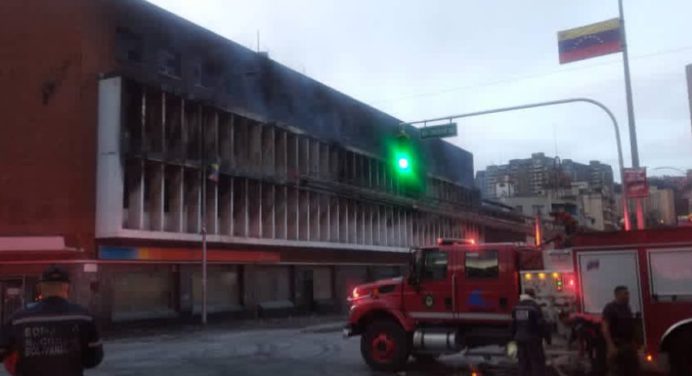 Se incendió mercado de Los Corotos de Quinta Crespo