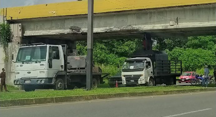 Vehículo de carga pesada impactó elevado de la avenida Cruz Peraza