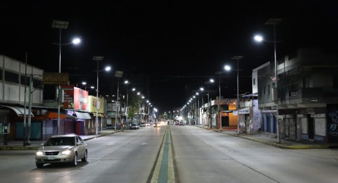 Alcaldesa Fuentes culminó iluminación de 11 avenidas en Maturín