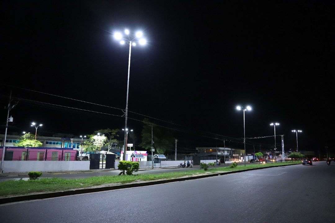 alcaldesa fuentes ilumina las avenidas principales de las cocuizas y la puente de maturin laverdaddemonagas.com fuentes2