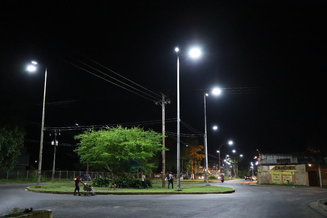 alcaldesa fuentes ilumina las avenidas principales de las cocuizas y la puente de maturin laverdaddemonagas.com fuentes3