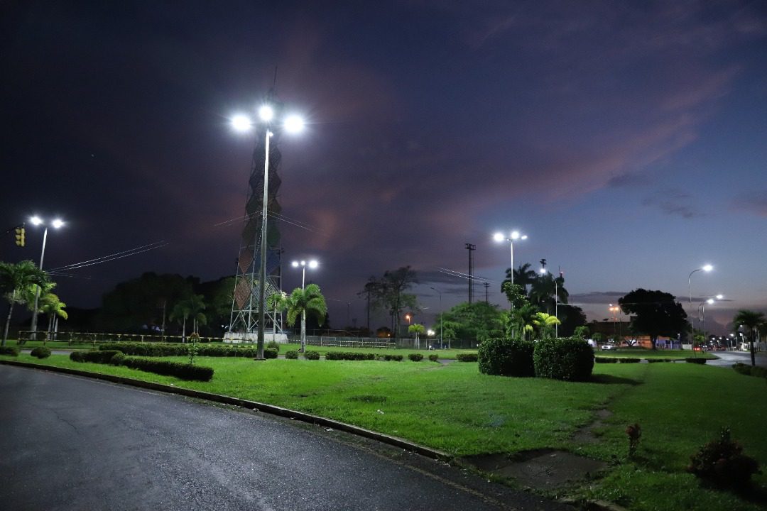 alcaldesa fuentes ilumina las avenidas principales de las cocuizas y la puente de maturin laverdaddemonagas.com fuentes4