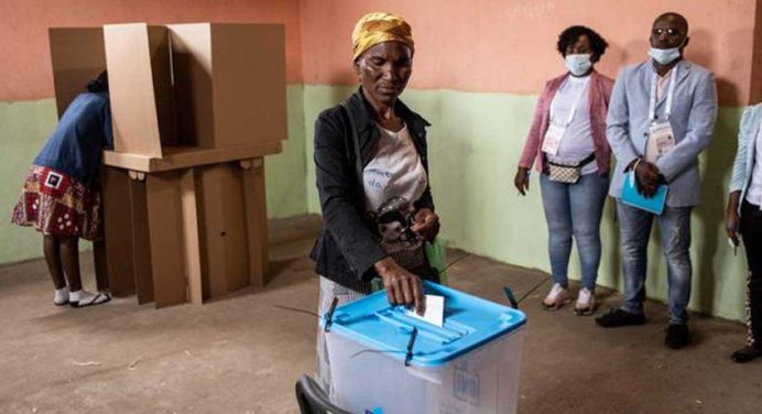 Angola vota en las elecciones más reñidas en medio siglo