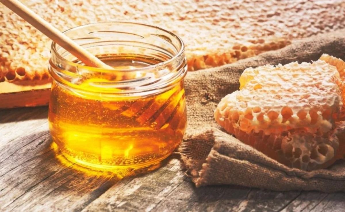 Crema casera antiedad a base de miel