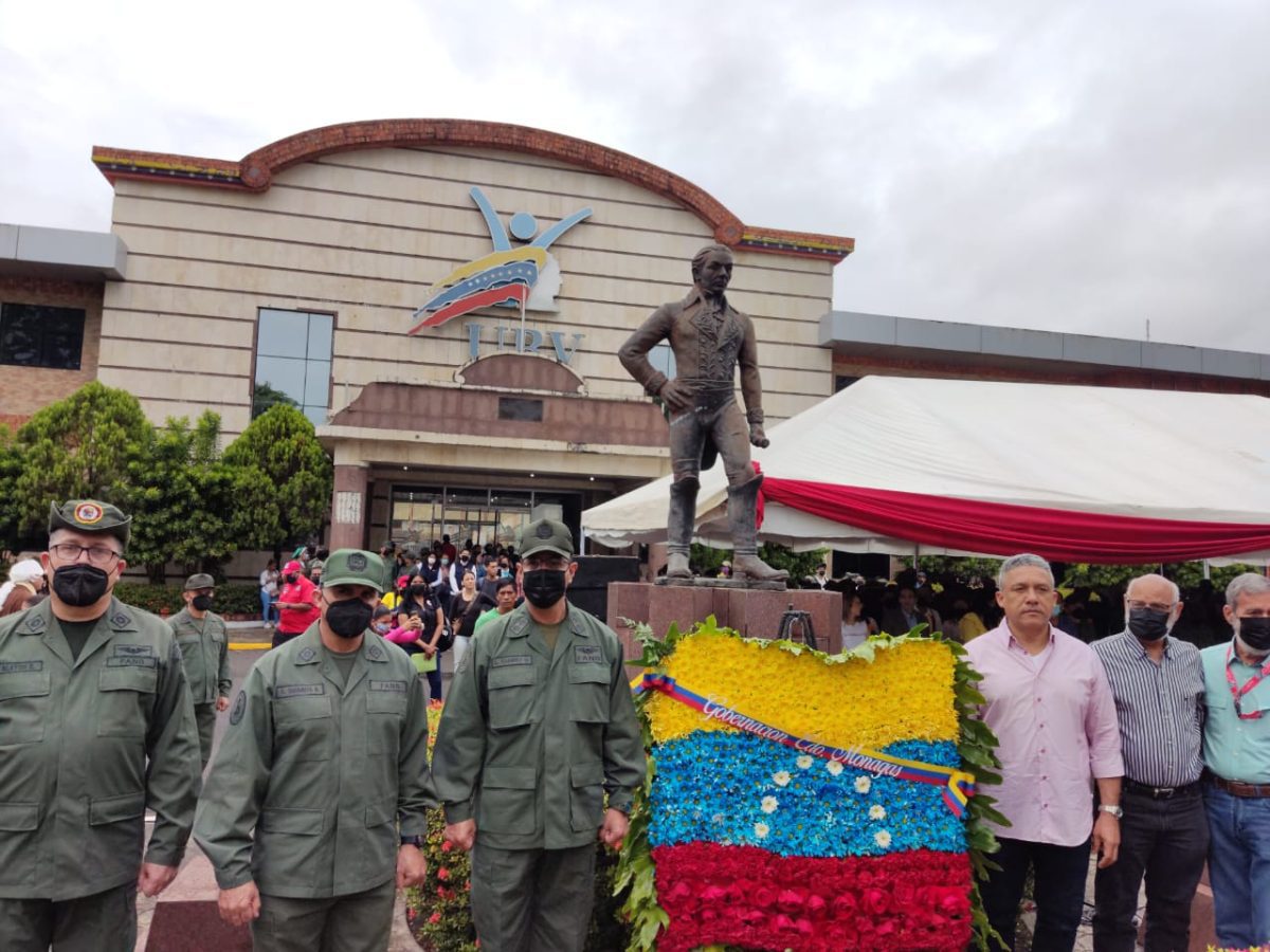 autoridades civiles y militares de monagas conmemoraron 216 anos de la bandera nacional laverdaddemonagas.com bandera ofrenda