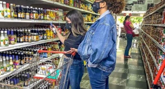 Canasta alimentaria se ubicó en 437 $ en julio, según la CCM