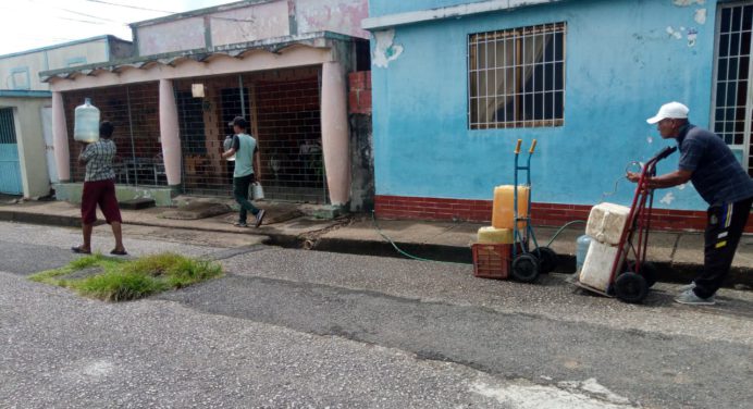 Cuatro calles de Las Cocuizas padecen por falta de agua