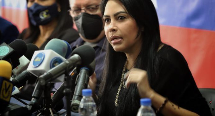 Delsa Solorzano se medirá en las primarias para optar a la candidatura presidencial
