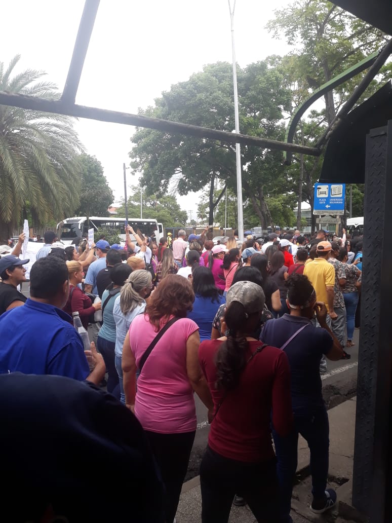 docentes marcharon en maturin exigiendo el bono vacacional laverdaddemonagas.com whatsapp image 2022 08 04 at 3.05.24 pm